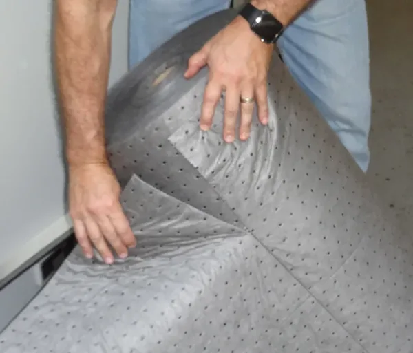 Universal Heavy Weight SpunBond Absorbent 1 Roll 15" X 150'